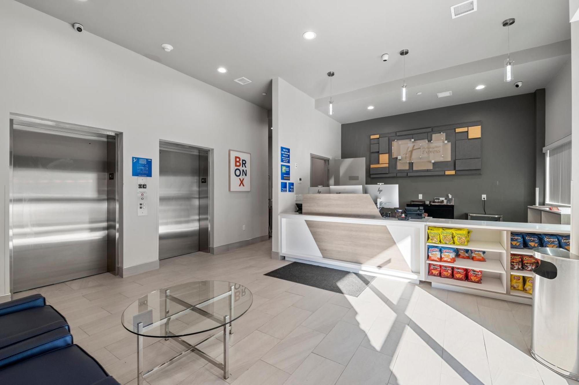 Holiday Inn Express & Suites Νέα Υόρκη Εξωτερικό φωτογραφία